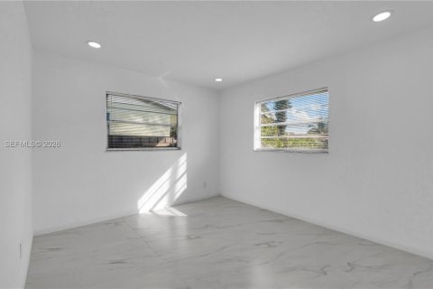 Casa en alquiler en Dania Beach, Florida, 3 dormitorios, 98.01 m2 № 2054772 - foto 18