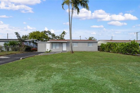 Casa en alquiler en Dania Beach, Florida, 3 dormitorios, 98.01 m2 № 2054772 - foto 27