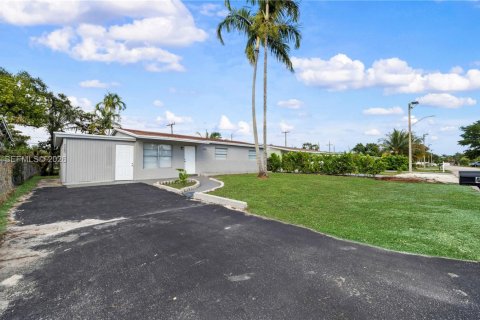 Casa en alquiler en Dania Beach, Florida, 3 dormitorios, 98.01 m2 № 2054772 - foto 26