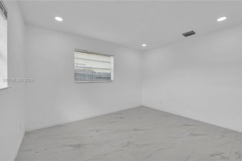 Casa en alquiler en Dania Beach, Florida, 3 dormitorios, 98.01 m2 № 2054772 - foto 21