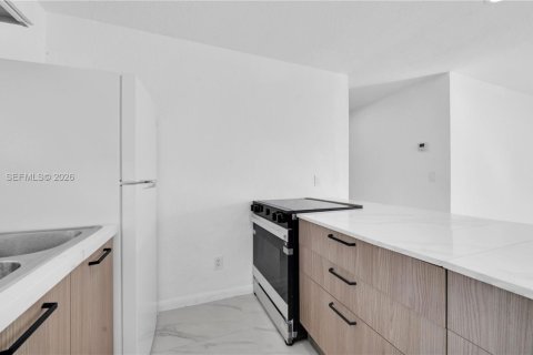 Casa en alquiler en Dania Beach, Florida, 3 dormitorios, 98.01 m2 № 2054772 - foto 6