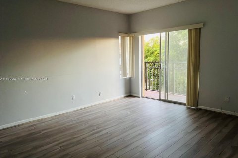 Condo in Davie, Florida, 2 bedrooms  № 1850750 - photo 11