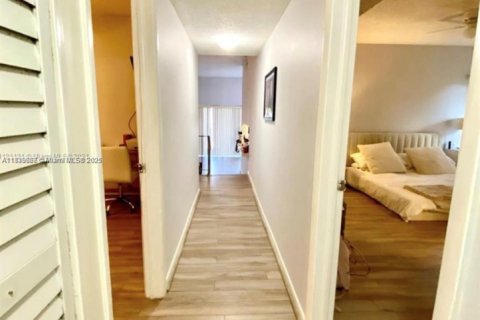 Condo in Davie, Florida, 2 bedrooms  № 1850750 - photo 8