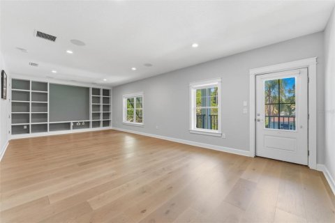 Villa ou maison à vendre à Tampa, Floride: 5 chambres, 349.22 m2 № 2142588 - photo 23