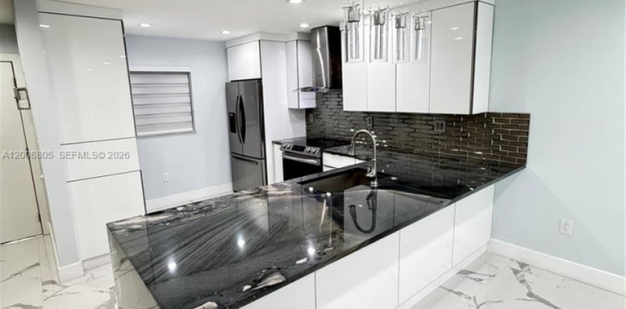 Condo à Hialeah, Floride, 2 chambres № 2090078