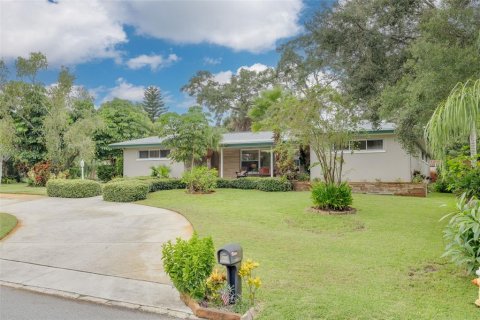 House in Clearwater, Florida 4 bedrooms, 245.73 sq.m. № 1904785 - photo 1