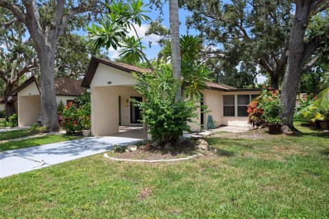 Villa ou maison à vendre à Sarasota, Floride: 2 chambres, 118.54 m2 № 1879785 - photo 2