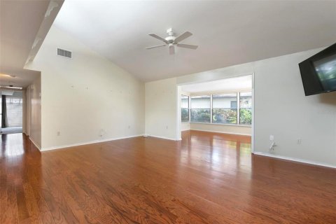 Villa ou maison à vendre à Sarasota, Floride: 2 chambres, 118.54 m2 № 1879785 - photo 5