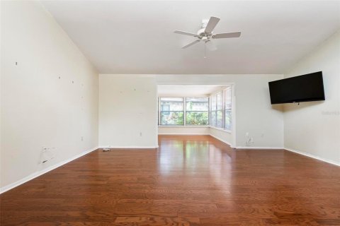 Villa ou maison à vendre à Sarasota, Floride: 2 chambres, 118.54 m2 № 1879785 - photo 7