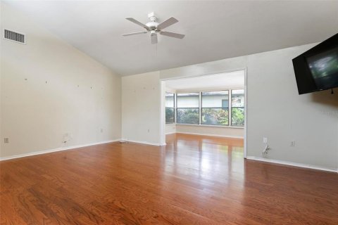 Villa ou maison à vendre à Sarasota, Floride: 2 chambres, 118.54 m2 № 1879785 - photo 6
