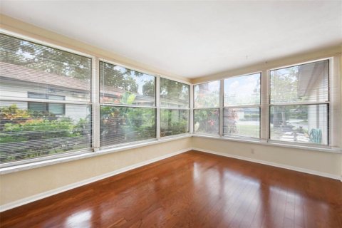 Villa ou maison à vendre à Sarasota, Floride: 2 chambres, 118.54 m2 № 1879785 - photo 11