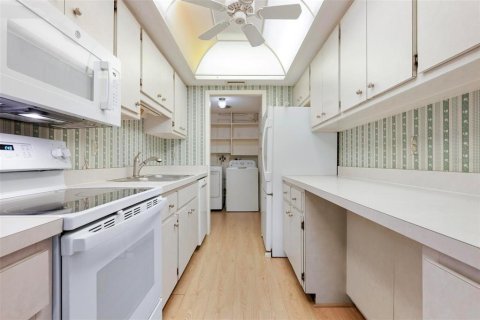 Villa ou maison à vendre à Sarasota, Floride: 2 chambres, 118.54 m2 № 1879785 - photo 12