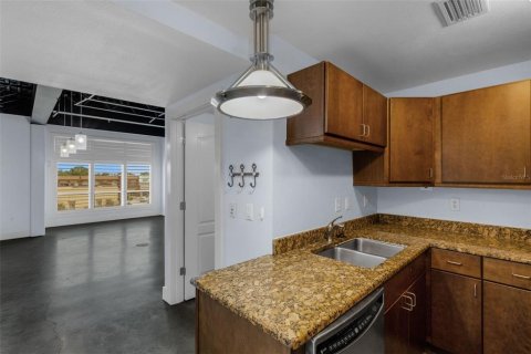 Condo in Lakeland, Florida, 1 bedroom № 2199227 - photo 15