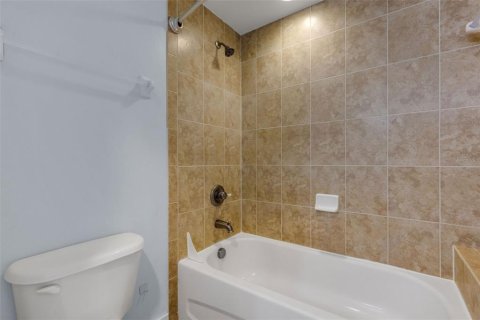 Condo in Lakeland, Florida, 1 bedroom № 2199227 - photo 29