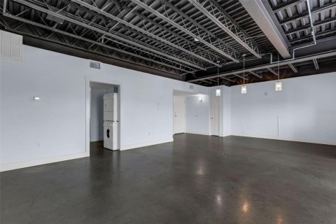 Condo in Lakeland, Florida, 1 bedroom № 2199227 - photo 25