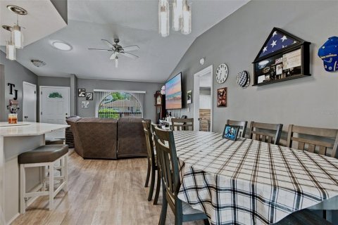House in Spring Hill, Florida 2 bedrooms, 115.01 sq.m. № 2226282 - photo 16