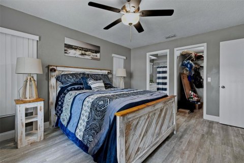 House in Spring Hill, Florida 2 bedrooms, 115.01 sq.m. № 2226282 - photo 21