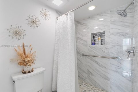 Copropriété à vendre à Miami, Floride: 2 chambres, 105.91 m2 № 1477494 - photo 18