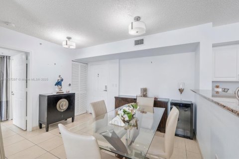 Copropriété à vendre à Miami, Floride: 2 chambres, 105.91 m2 № 1477494 - photo 6