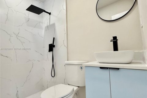 House in Davie, Florida 3 bedrooms, 120.68 sq.m. № 1986661 - photo 16