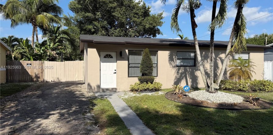 House in Davie, Florida 3 bedrooms, 120.68 sq.m. № 1986661