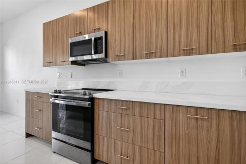 House in Miramar, Florida 4 bedrooms, 211.26 sq.m. № 2003598 - photo 29