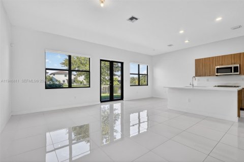 House in Miramar, Florida 4 bedrooms, 211.26 sq.m. № 2003598 - photo 21