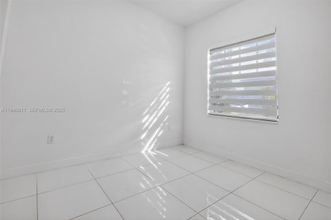 House in Miramar, Florida 4 bedrooms, 211.26 sq.m. № 2003598 - photo 7