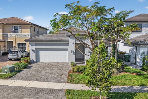 House in Miramar, Florida 4 bedrooms, 211.26 sq.m. № 2003598