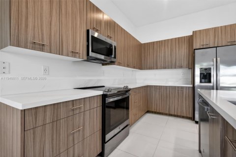 House in Miramar, Florida 4 bedrooms, 211.26 sq.m. № 2003598 - photo 27