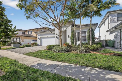 House in Miramar, Florida 4 bedrooms, 211.26 sq.m. № 2003598 - photo 5