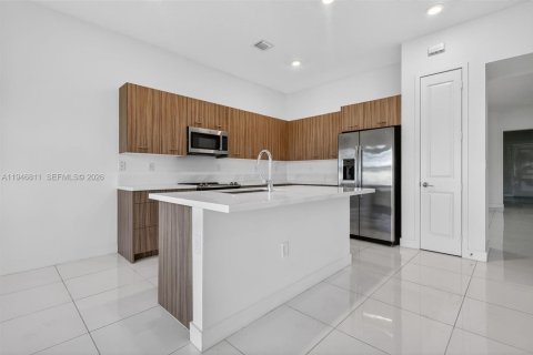 House in Miramar, Florida 4 bedrooms, 211.26 sq.m. № 2003598 - photo 25