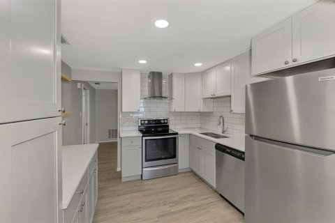 Villa ou maison à vendre à Venice, Floride: 2 chambres, 127.28 m2 № 1639669 - photo 9