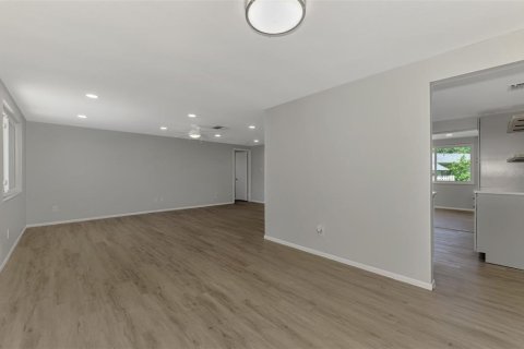 Casa en venta en Venice, Florida, 2 dormitorios, 127.28 m2 № 1639669 - foto 8