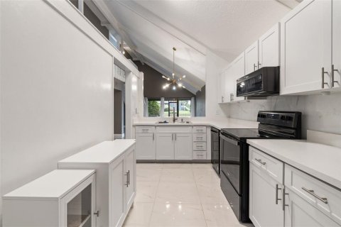 Touwnhouse à vendre à Tampa, Floride: 2 chambres, 131.64 m2 № 1747608 - photo 7