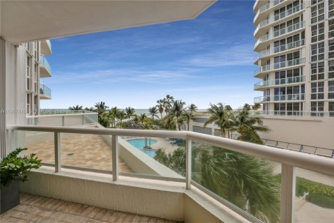 Condo in Hollywood, Florida, 3 bedrooms  № 2030963 - photo 18