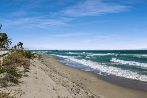 Condo in Hollywood, Florida, 3 bedrooms  № 2030963 - photo 22