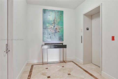 Condo in Hollywood, Florida, 3 bedrooms  № 2030963 - photo 17