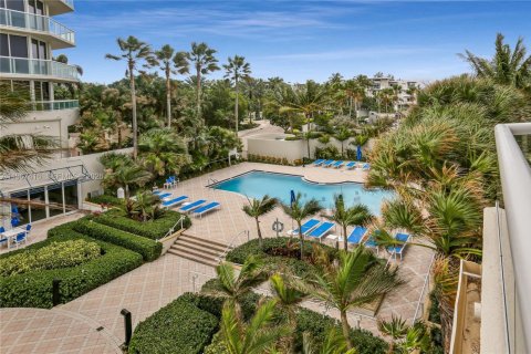 Condo in Hollywood, Florida, 3 bedrooms  № 2030963 - photo 19