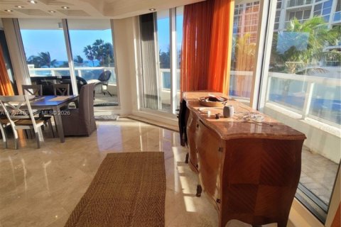 Condominio en alquiler en Hollywood, Florida, 3 dormitorios, 193.05 m2 № 2030963 - foto 6