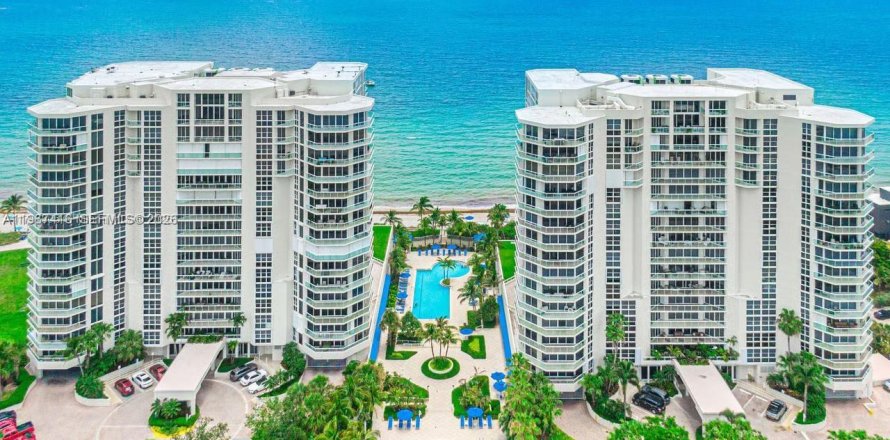Condominio en Hollywood, Florida, 3 dormitorios  № 2030963