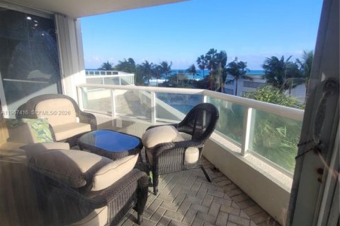 Condominio en alquiler en Hollywood, Florida, 3 dormitorios, 193.05 m2 № 2030963 - foto 15