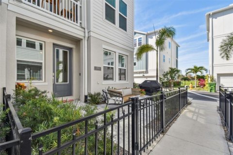 Adosado en venta en Sarasota, Florida, 3 dormitorios, 192.31 m2 № 1789379 - foto 5