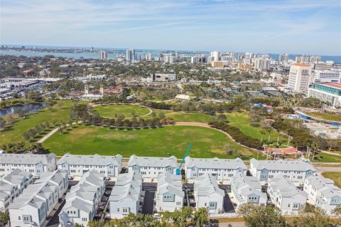 Adosado en venta en Sarasota, Florida, 3 dormitorios, 192.31 m2 № 1789379 - foto 4