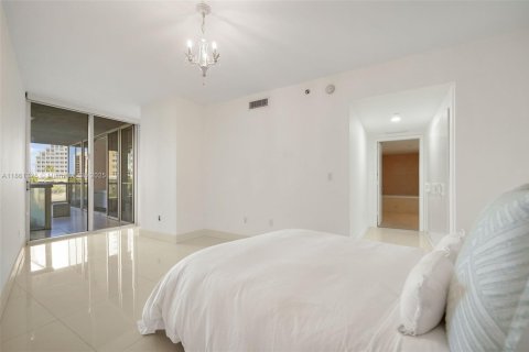 Condo in Miami, Florida, 2 bedrooms № 2186228 - photo 6