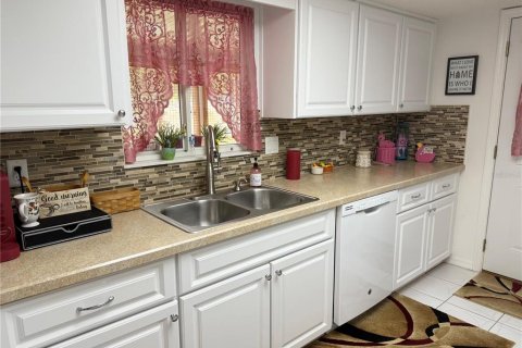 House in Summerfield, Florida 2 bedrooms, 133.41 sq.m. № 1789796 - photo 10