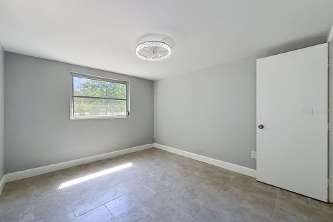 House in Orlando, Florida 2 bedrooms, 107.58 sq.m. № 2122025 - photo 22