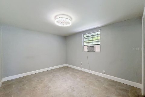 House in Orlando, Florida 2 bedrooms, 107.58 sq.m. № 2122025 - photo 19
