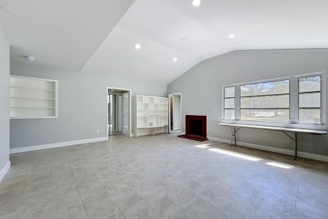 House in Orlando, Florida 2 bedrooms, 107.58 sq.m. № 2122025 - photo 10