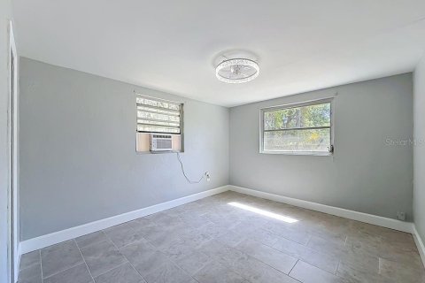 House in Orlando, Florida 2 bedrooms, 107.58 sq.m. № 2122025 - photo 20
